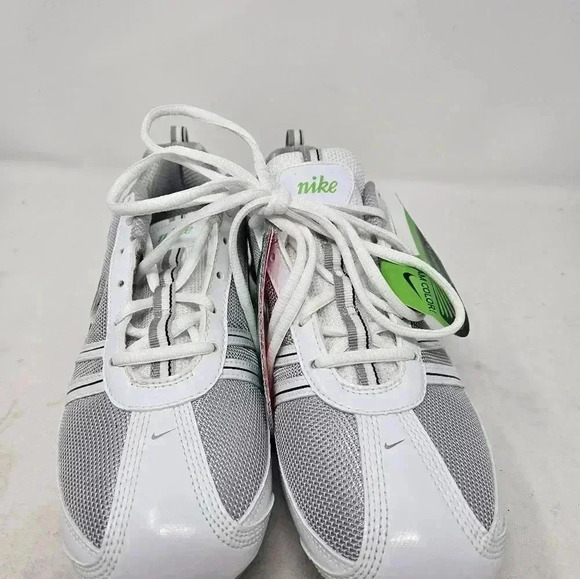 Nike womens Lacrosse cleats 9.5 - Picture 2 of 5